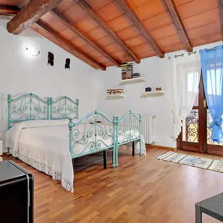 Affittacamere La Ro Ca- 3*